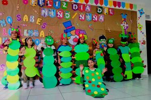 foto_09 Niños de la escuela Dar Ibrahim celebrando el Día del Niño.